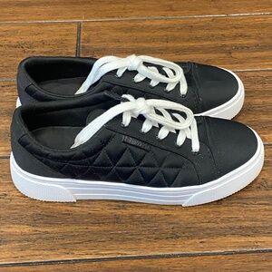 Nine West Hola Sneakers